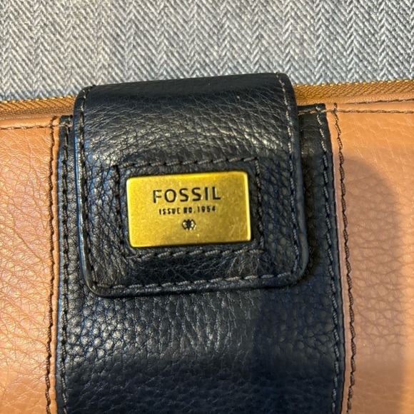 Fossil Pebble Leather Wallet Wristlet - Picture 4 of 8